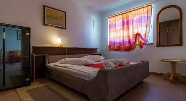 Anđeo - 80 m From Beach - A5, Забронировать Отель Отели острова Раба с парковкой, Парковка