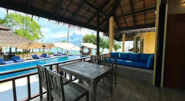 Вилла Absolute Beachfront Resort