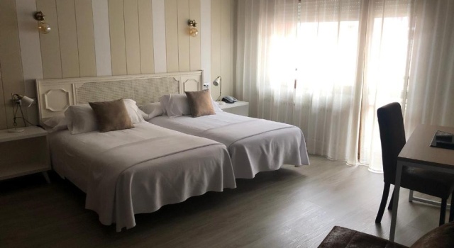 Трёхместный номер Standard с балконом Hotel Marqués de Santillana