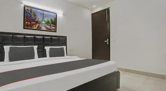 Collection O Pacific Homes Inn Near Omaxe Celebration Mall, Забронировать Отель Гургаон Gurgaon Region