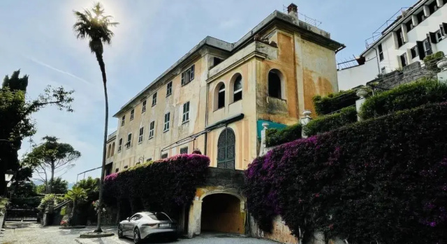 ATTICO SAN FAUSTINO 165 mq più 110 mq di terrazza- IN VILLA 700 ,VISTA MARE STREPITOSA-100 m dalla spiaggia-PARKING ESCLUSIVO-SKY,NETFLIX, Забронировать Вилла Рапалло Итальянская Ривьера