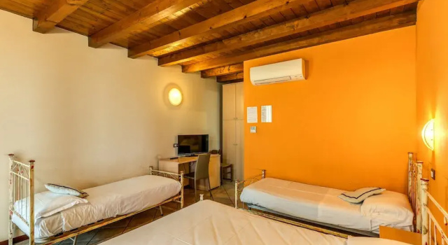 Agriturismo Pozzo Fiorito, Забронировать Фермерский дом Кастильоне-делле-Стивьере Ломбардия