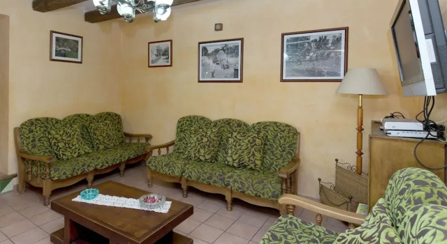 A Farmhouse, With a Private Swimming Pool in the Costa Brava, Забронировать Отель Отели Риударенас с бассейном, Бассейн