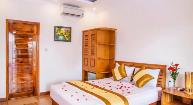 Бунгало Deluxe с видом на бассейн Dong Xuan Hong Hotel