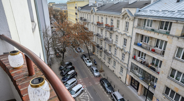 Cozy Apartment with balcony near Museum, Rezervasyon Daire Masovia otoparklı oteller, Otopark
