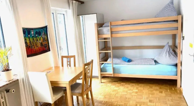 Gemütliches Privatzimmer / Garten / in geteilten Haus / nahe München Zentrum