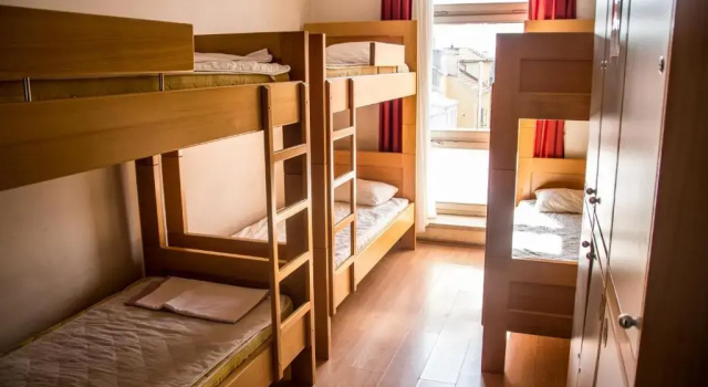 Кровать в общем номере HI Hostel Zagreb