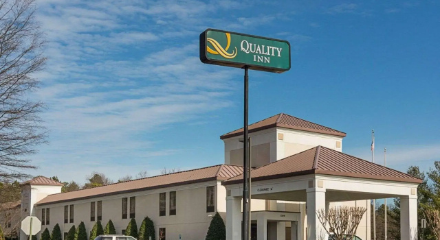 Кровать в общем номере Quality Inn Richmond Airport