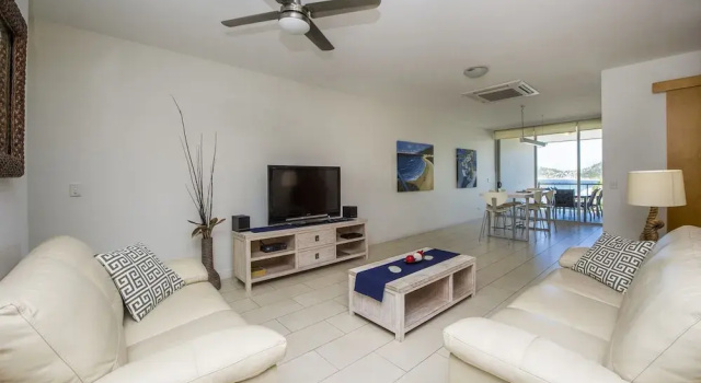 1 Bright Point Apartment 1401, Забронировать Апартаменты/квартира Отели Аркадии с бассейном, Бассейн