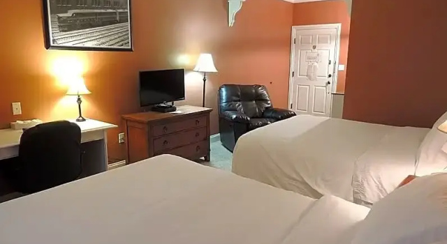Двухместный номер Deluxe Depot Inn & Suites