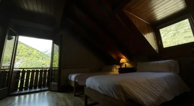 Семейный номер Standard Hotel Els Encantats