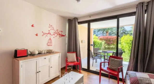 Résidence Cannes Villa Francia - maeva Home - Appartement 2 Pièces 4 Personnes - Sélection 30, Забронировать Апартаменты/квартира Отели Приморских Альпы с парковкой, Парковка