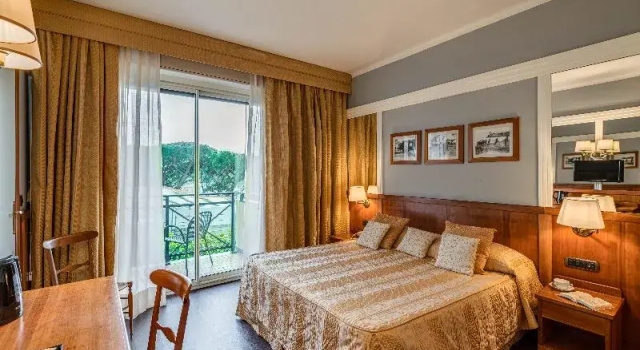 Двухместный номер Standard с балконом и с видом на море Hotel Vis à Vis