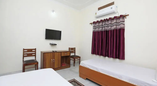 OYO 44618 Paradise Guest House, Varaa Matkakoti Bodhgaya Bihar