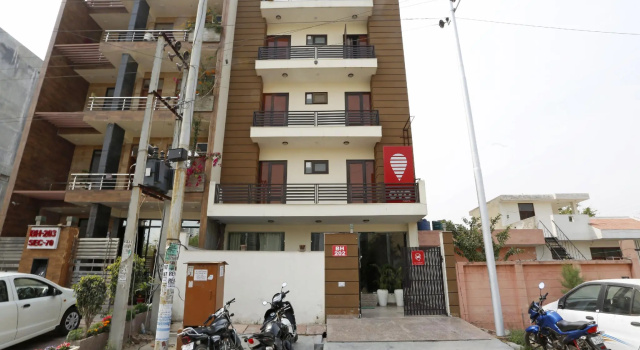 Collection O 3593 Rumaisa Residency