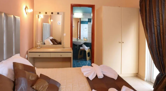 Rebecca'S Village Hotel