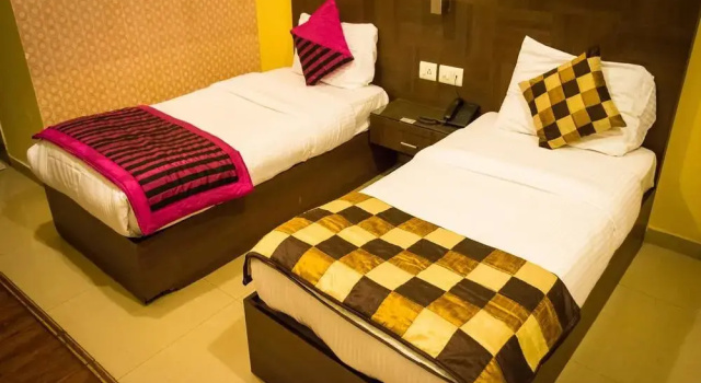 OYO Rooms Sector 15 Part 2, Забронировать Отель Гургаон 