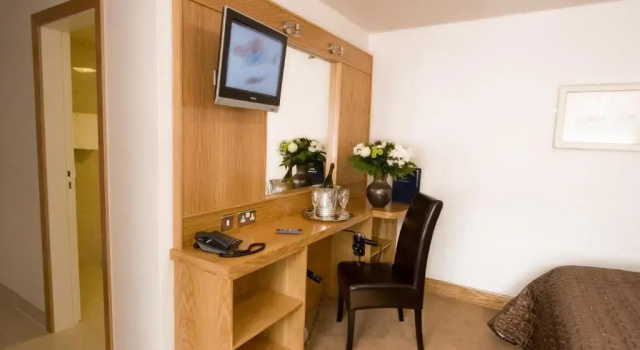Трёхместный номер Standard Blooms Hotel