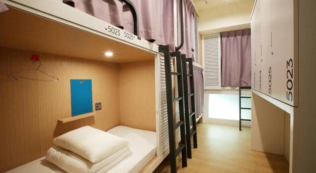 Кровать в общем номере (женский номер) Loosha Hostel