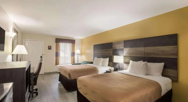 Люкс Standard Quality Inn & Suites Greensboro near Lake Oconee