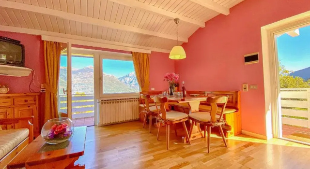 Sole 1 Terrassen Ferienwohnung mit Pool OG, Забронировать Отель Колико Озеро Комо