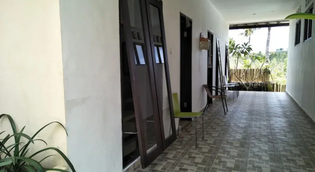 Tombong Limo Home Stay, Varaa Hotelli Penida Bali