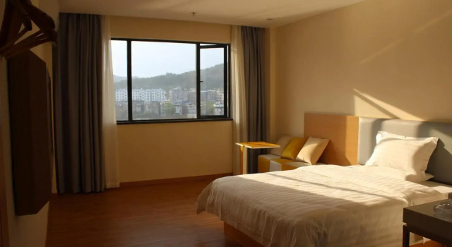 7 Days Inn·Hui Chang Changshou, Boek Hotel Wenwuba 