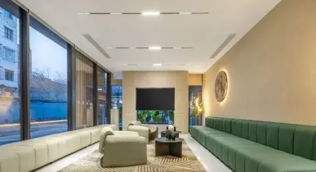 LeFull Apart‘Hotel