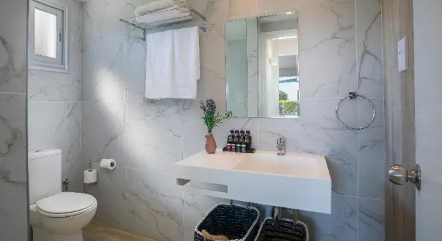Двухместный номер Standard с балконом и с видом на море Leonardo Plaza Cypria Maris Beach Hotel & Spa
