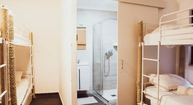 Кровать в общем номере Deck Lodge - Hostel