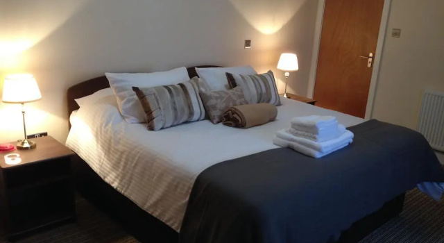 Wellington Hotel, Book Hotel Wallasey 
