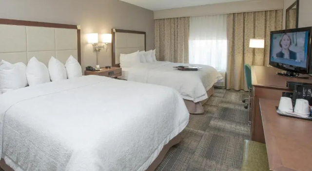 Двухместный номер Standard Hampton Inn & Suites Cincinnati-Union Centre