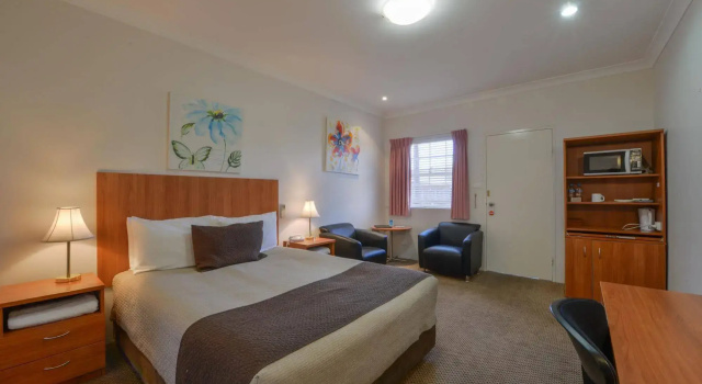 Cadman Motor Inn and Apartments, Rezerwuj Apartament Tamworth New England NSW