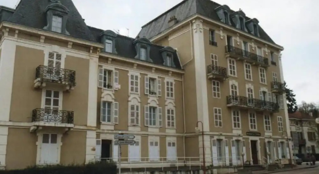 Studio le Central, Забронировать Отель Виттель Vosges, рядом с Golf du Hazeau