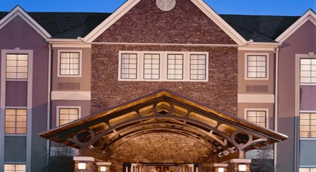 Staybridge Suites Buffalo-Amherst, Varaa Hotelli Amherst hotellit, joissa on uima-allas, Uima-allas