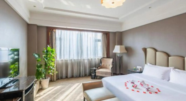 Rich Global Hotel, Забронировать Отель Отели Чандэ с бассейном, Бассейн