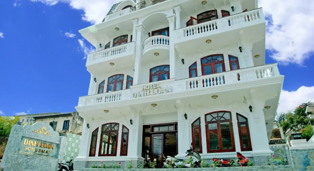 Capital O 1198 Dinh Loan Hotel