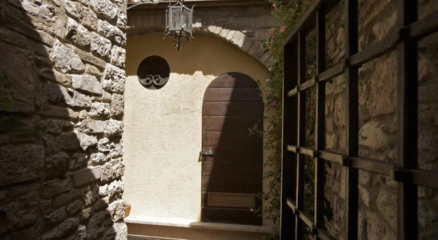 Hotel La Fortezza, Забронировать Отель Ассизи Умбрия, рядом с Улица Сан-Франческо