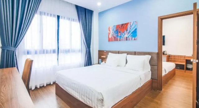 Семейный номер Standard с видом на озеро Grand Lee Hotel