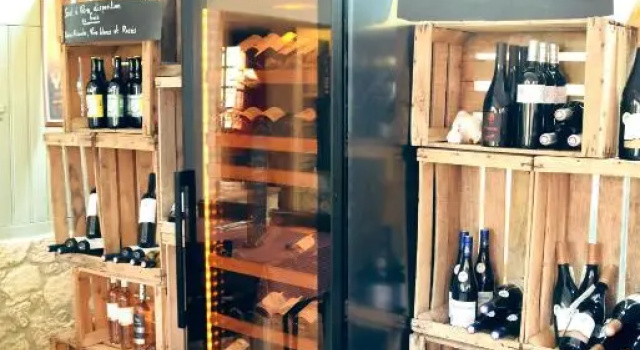 Chez Laurette, Забронировать Отель Отели Сен-Ремеза с завтраком, Завтраки