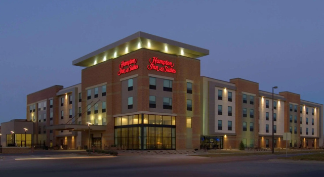 Hampton Inn & Suites Omaha-Downtown, Book Hotel Omaha Nebraska
