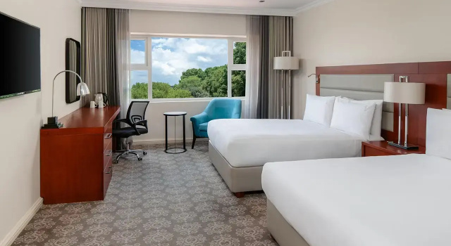 Четырёхместный номер Premium Holiday Inn - Johannesburg Sunnyside Park by IHG