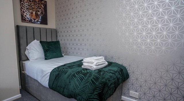 Charming 4-bed House in Nottingham Sleeps 7, Забронировать Отель Ноттингем Ноттингемшир