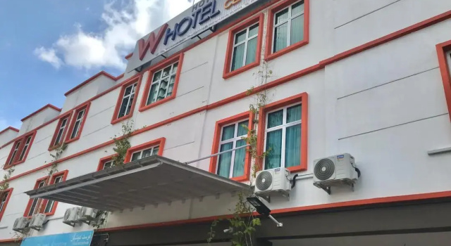 W Hotel Cemerlang