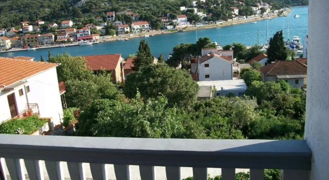 Апартаменты с 2 комнатами с балконом и с видом на море Apartments Luka