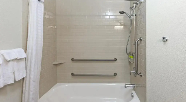Люкс Candlewood Suites Houston North I45 by IHG