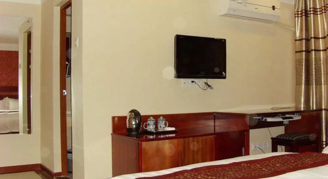 Heng Fu Lai Hotel - Sanyuanli Branch, Забронировать Отель Отели Гуанчжоу с парковкой, Парковка