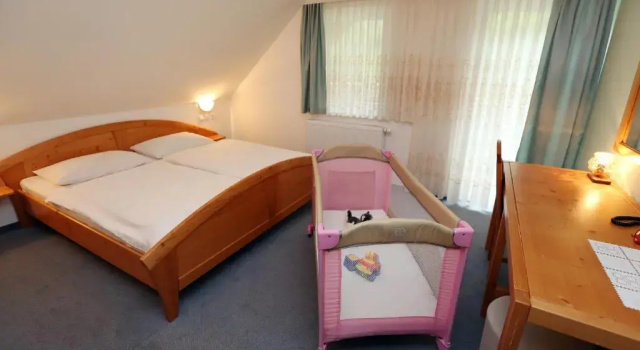 Семейный номер с 2 комнатами с балконом Bed & Breakfast Hisa Resje