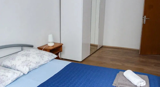 Apartment Zvonimir, Забронировать Апартаменты/квартира Отели Каштела с парковкой, Парковка