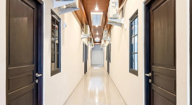 Urbanview Hotel Simple near Pakuwon Mall Jogja, Boek Hotel Hotels in Yogjakarta met parkeren, Parkeren